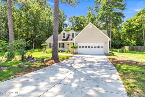 216 Molly Ct, Sneads Ferry, NC, 28460-6818 | Card Image