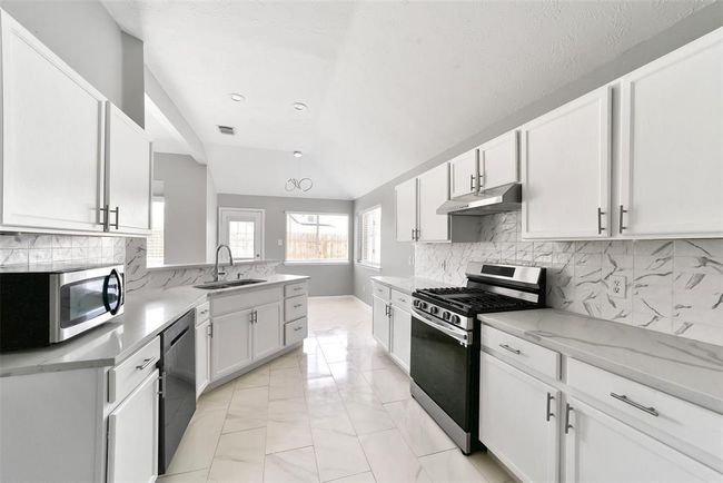 1211 Peacham Ct, House other with 3 bedrooms, 2 bathrooms and null parking in Fresno TX | Image 7