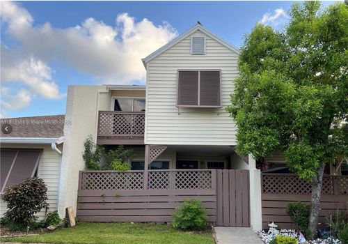 4952-4952 N Hemingway Cir, Margate, FL, 33063-5387 | Card Image