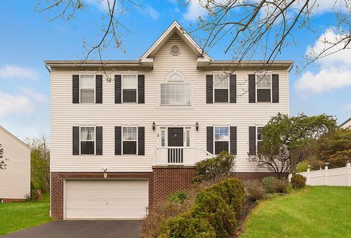 9247 Marshall Rd, Cranberry Twp, PA, 16066-2855 | Card Image