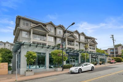 302 - 15621 Marine Dr, Condo with 2 bedrooms, 2 bathrooms and 1 parking in White Rock BC | Image 3