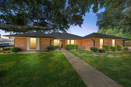 149 Bonham Dr, Hewitt, TX, 76643-3137 | Card Image