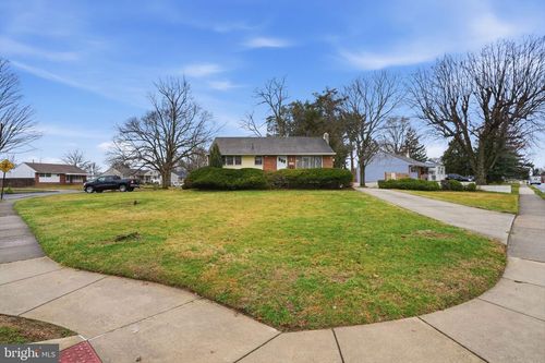 3220 Glenrose Ave, BRISTOL, PA, 19007-6513 | Card Image