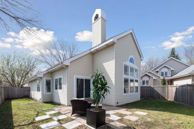 Fenced-in back yard provides a quiet spot to enjoy the outdoors (HOA covers the fence) | Image 18