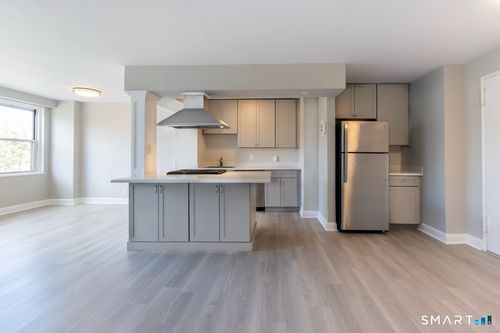 4f-2625 Park Avenue, Bridgeport, CT, 06604 | Card Image