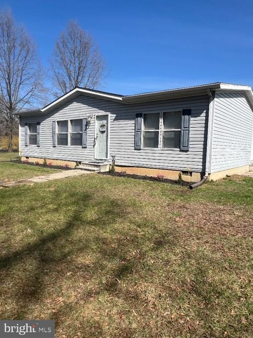 132 Powell Ln, MARTINSBURG, WV, 25404-6535 | Card Image