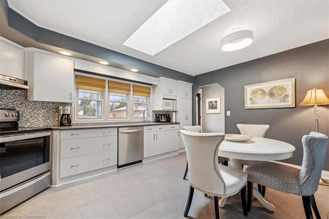 13 Lorimer St, House other with 3 bedrooms, 2 bathrooms and 7 parking in Fonthill ON | Image 10