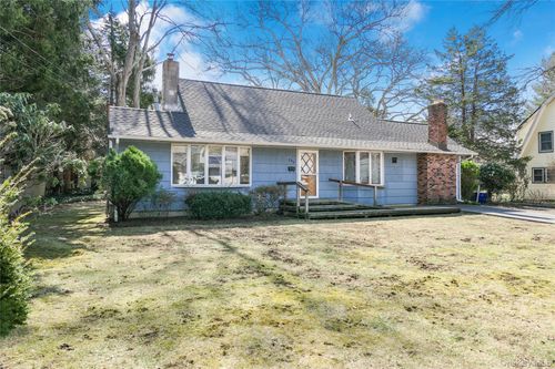 204 E 19th St, Huntington Station, NY, 11746-3207 | Card Image