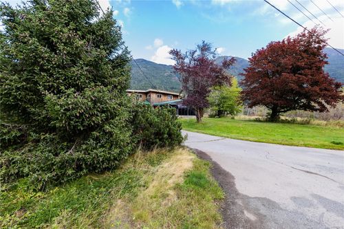 958 Despins Rd, Sayward, BC, V0P1R0 | Card Image