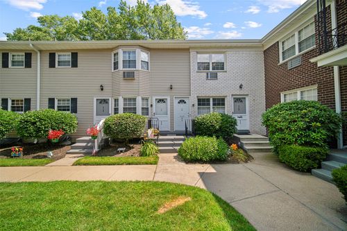 2413-2413 Wilshire Ln, Oakdale, NY, 11769-1443 | Card Image