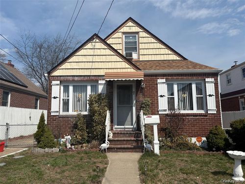 7 Catherine Ct, Elmont, NY, 11003-2113 | Card Image