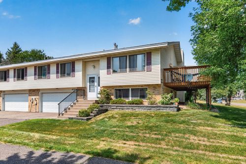 4297 Evergreen Dr, Vadnais Heights, MN, 55127-7826 | Card Image