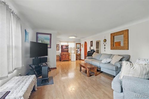 312 W Franklin Ave, Owensville, MO, 65066-1535 | Card Image