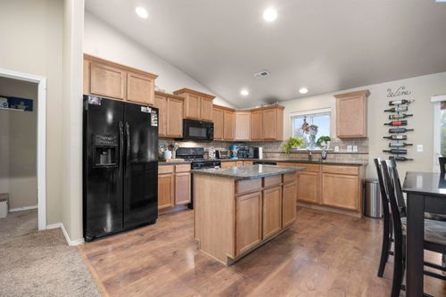 4804 Bragueta Ct, Pasco, WA, 99301-3034 | Card Image