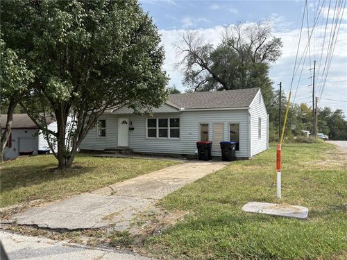 418 W Culton St, Warrensburg, MO, 64093-1622 | Card Image