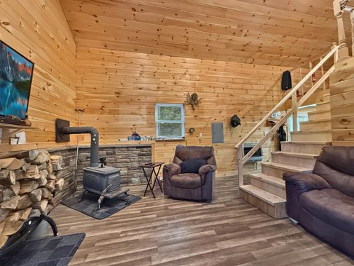55 Meadow View Dr, Pittsburg, NH, 03592-5187 | Card Image