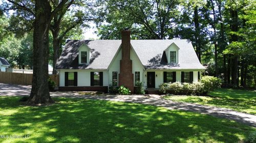 1680 Cedar Bend Rd, Hernando, MS, 38632-8184 | Card Image