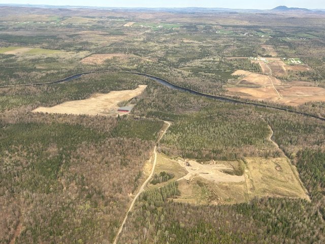 Land in Weedon