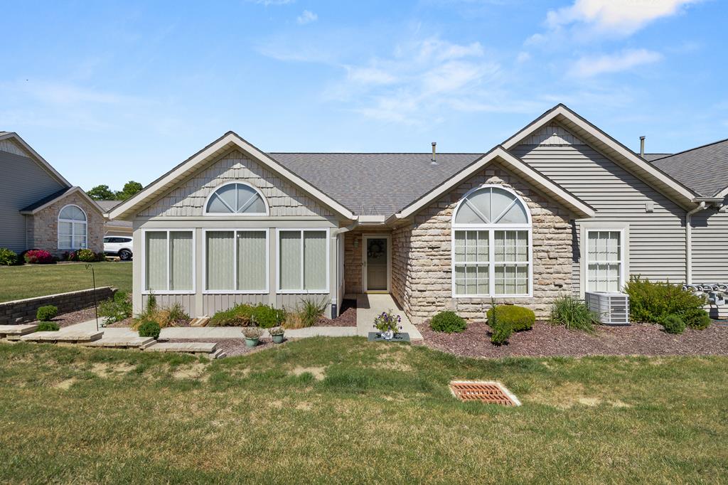 Cobblefield Dr, Ontario, OH 44903