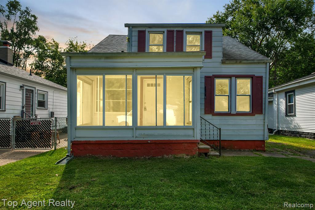 Negaunee St, Southfield, MI 48033