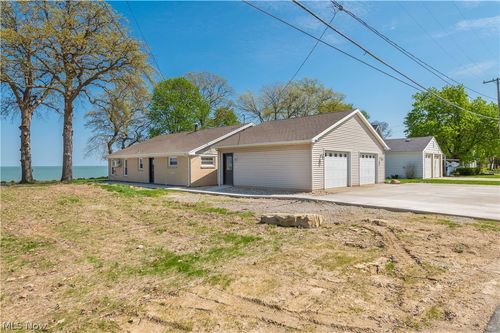3844 Edgewater Drive, Vermilion, OH, 44089 | Card Image
