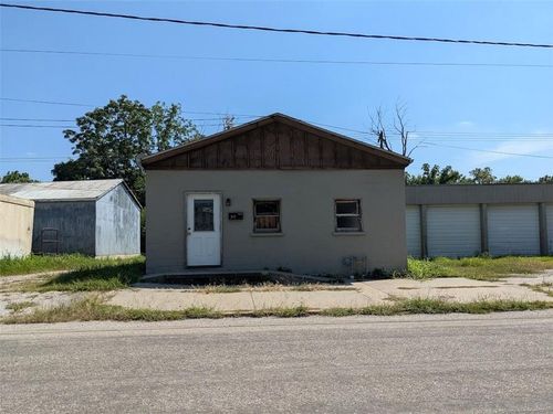 917 Miami St, Leavenworth, KS, 66048-1817 | Card Image