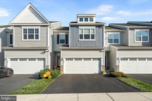 317 Ridgewood Dr, ROYERSFORD, PA, 19468-2892 | Card Image
