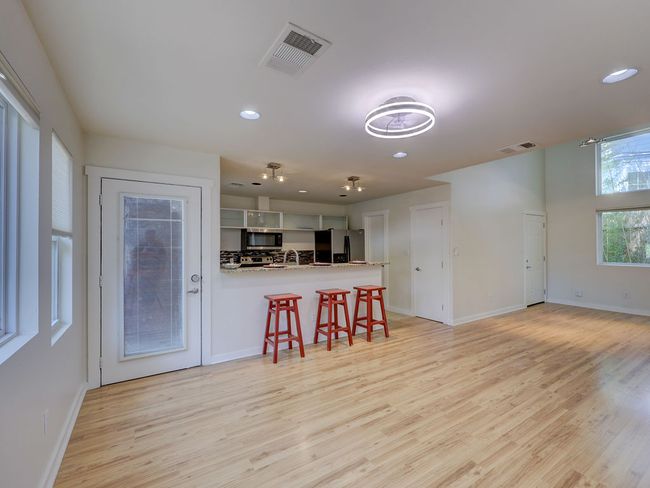 2 - 400 E 33 Rd St, Condo with 3 bedrooms, 3 bathrooms and 2 parking in Austin TX | Image 7