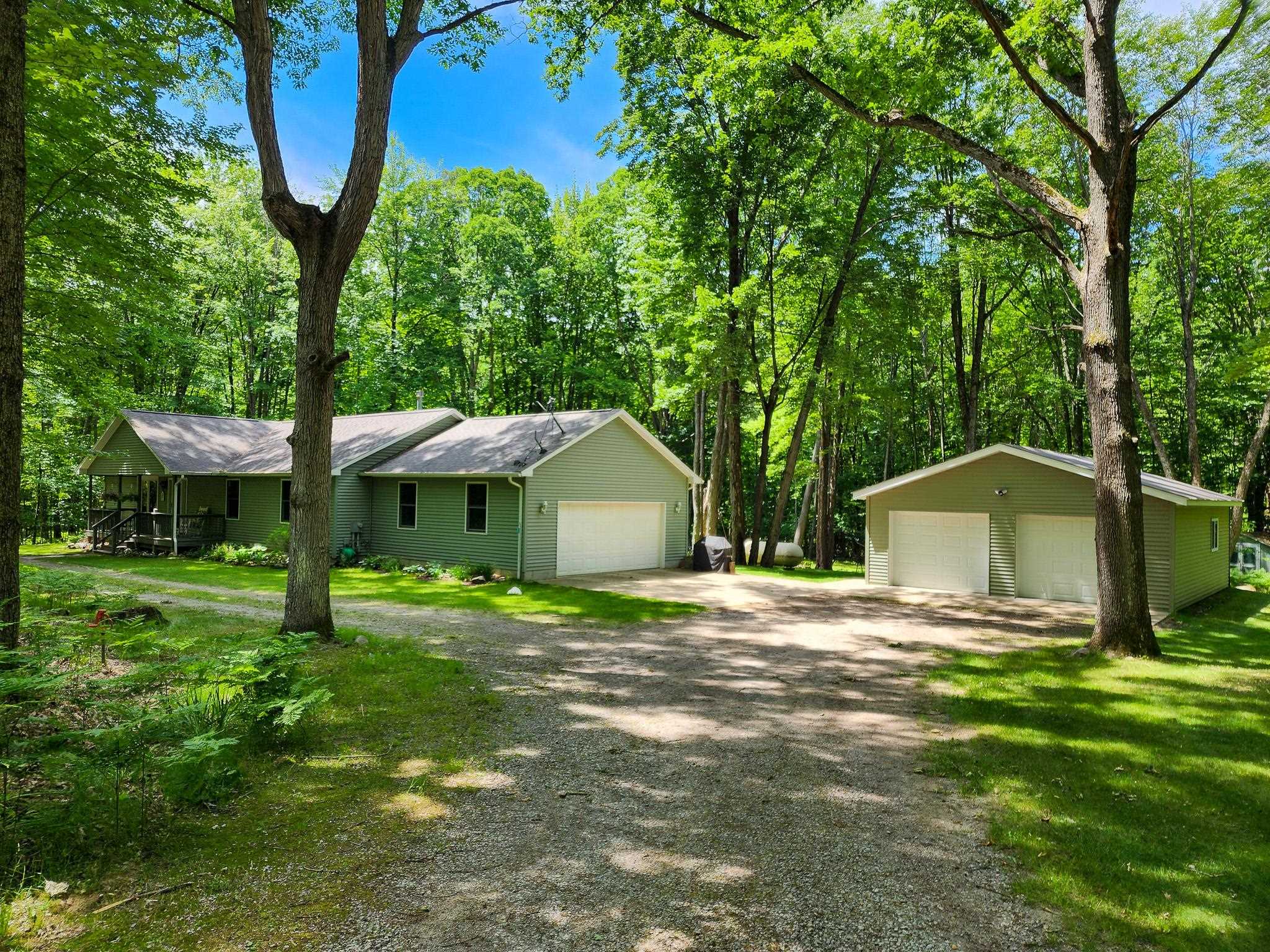 Spruce Hill Dr, Farwell, MI 48622