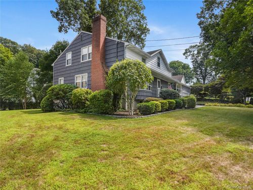 406 Warren Ave, Hawthorne, NY, 10532-1366 | Card Image