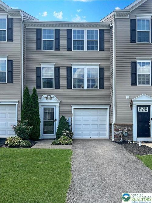 20 Gold Rose Ln, Palmer Twp, PA, 18045-6133 | Card Image