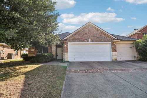 7717 Decoy Dr, Arlington, TX, 76002-4542 | Card Image
