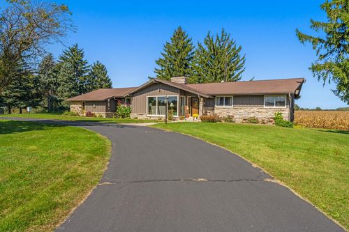 W296 County Road Cw, Ixonia, WI, 53036-9769 | Card Image