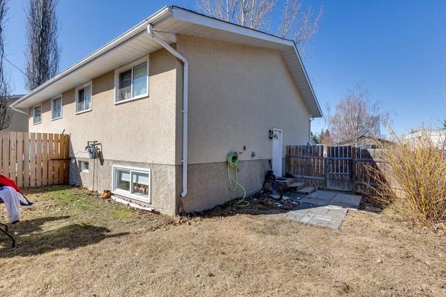 77 Westview Drive, Home with 3 bedrooms, 1 bathrooms and 2 parking in Sylvan Lake AB | Image 37