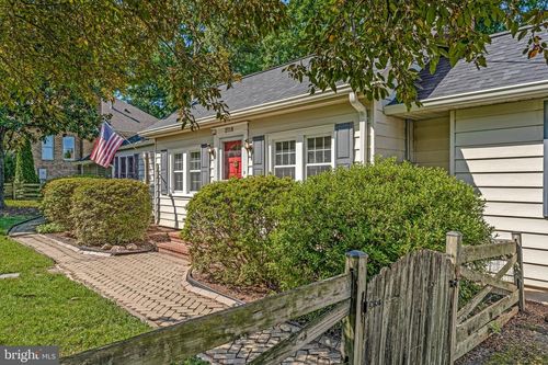 2718 Pioneer Ln, FALLS CHURCH, VA, 22043-3411 | Card Image