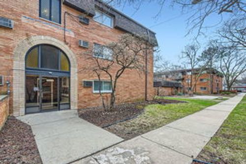 apt-25-18550 Torrence Ave, Lansing, IL, 60438-2877 | Card Image