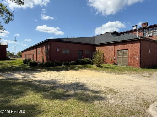 300 Park Ave, Goldsboro, NC, 27530-2861 | Card Image