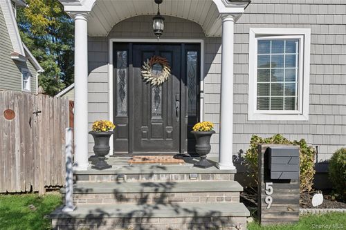 59 E 21st St, Huntington Station, NY, 11746-3257 | Card Image