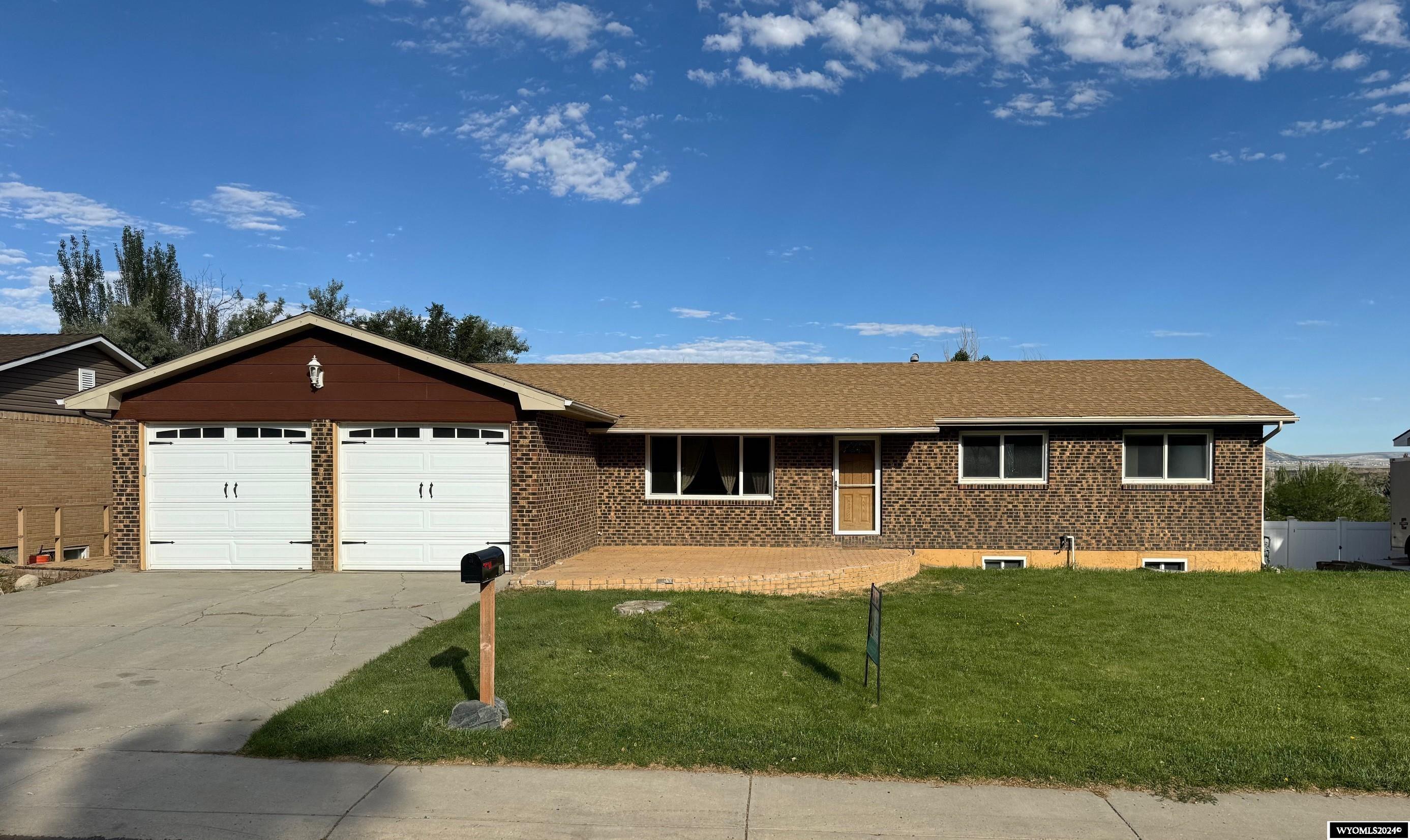 Sapphire St, Rock Springs, WY 82901