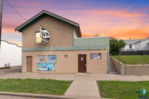1014 E 8th St Street, Sioux Falls, SD, 57103 | Card Image