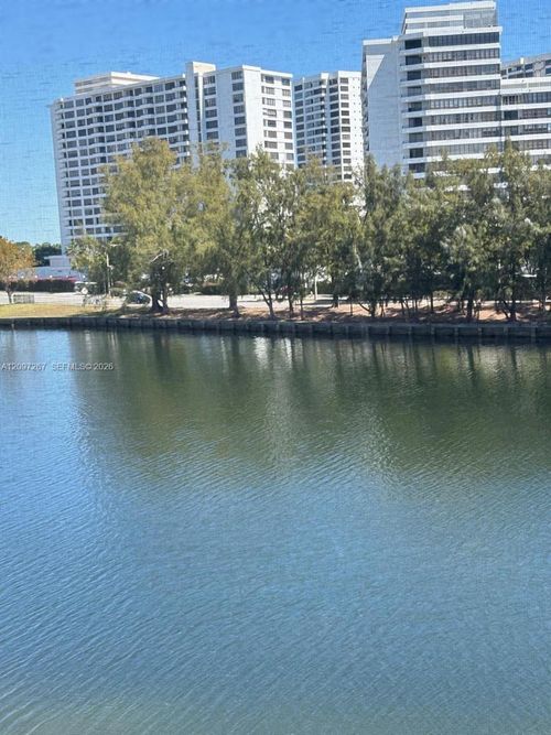 308-400 Diplomat Pkwy, Hallandale Beach, FL, 33009-3730 | Card Image