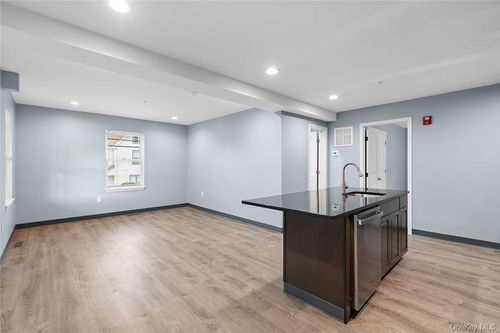 apt-1-20 Oak St, Walden, NY, 12586-1258 | Card Image