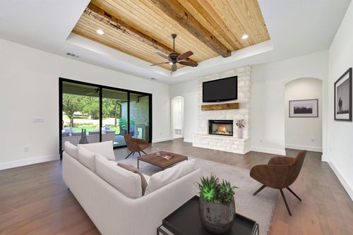 142 Ethan Ln, Burnet, TX, 78611-2285 | Card Image