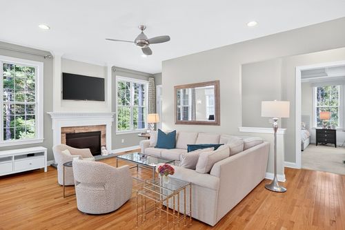 39 Woodsong, Plymouth, MA, 02360-5527 | Card Image