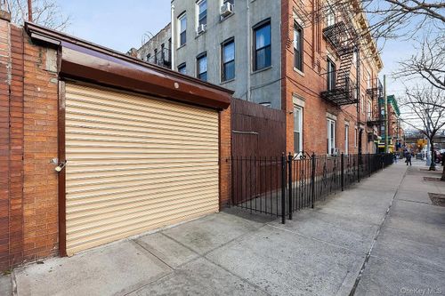 1701 Gates Ave, Ridgewood, NY, 11385-2801 | Card Image