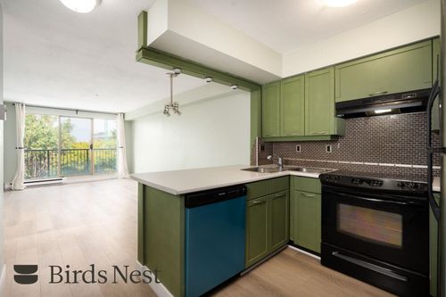 1099 E Broadway, Vancouver, BC, V5T1Y5 | Card Image