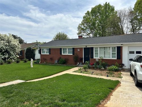 1327 Reid St, Statesville, NC, 28677-3753 | Card Image