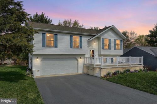 15 Sedgwick Dr, EAST BERLIN, PA, 17316-9348 | Card Image