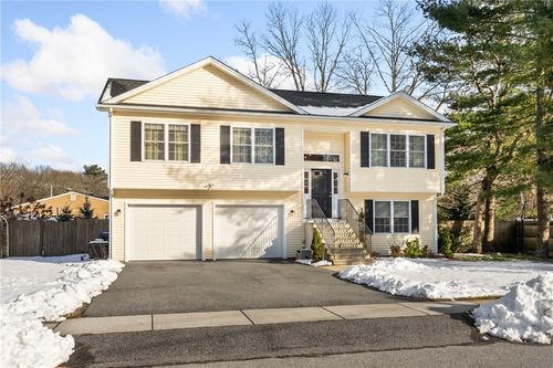 2 Leigh Ln, Riverside, RI, 02915-1622 | Card Image