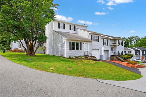 20 Aspen Ct, Fishkill, NY, 12524-2601 | Card Image